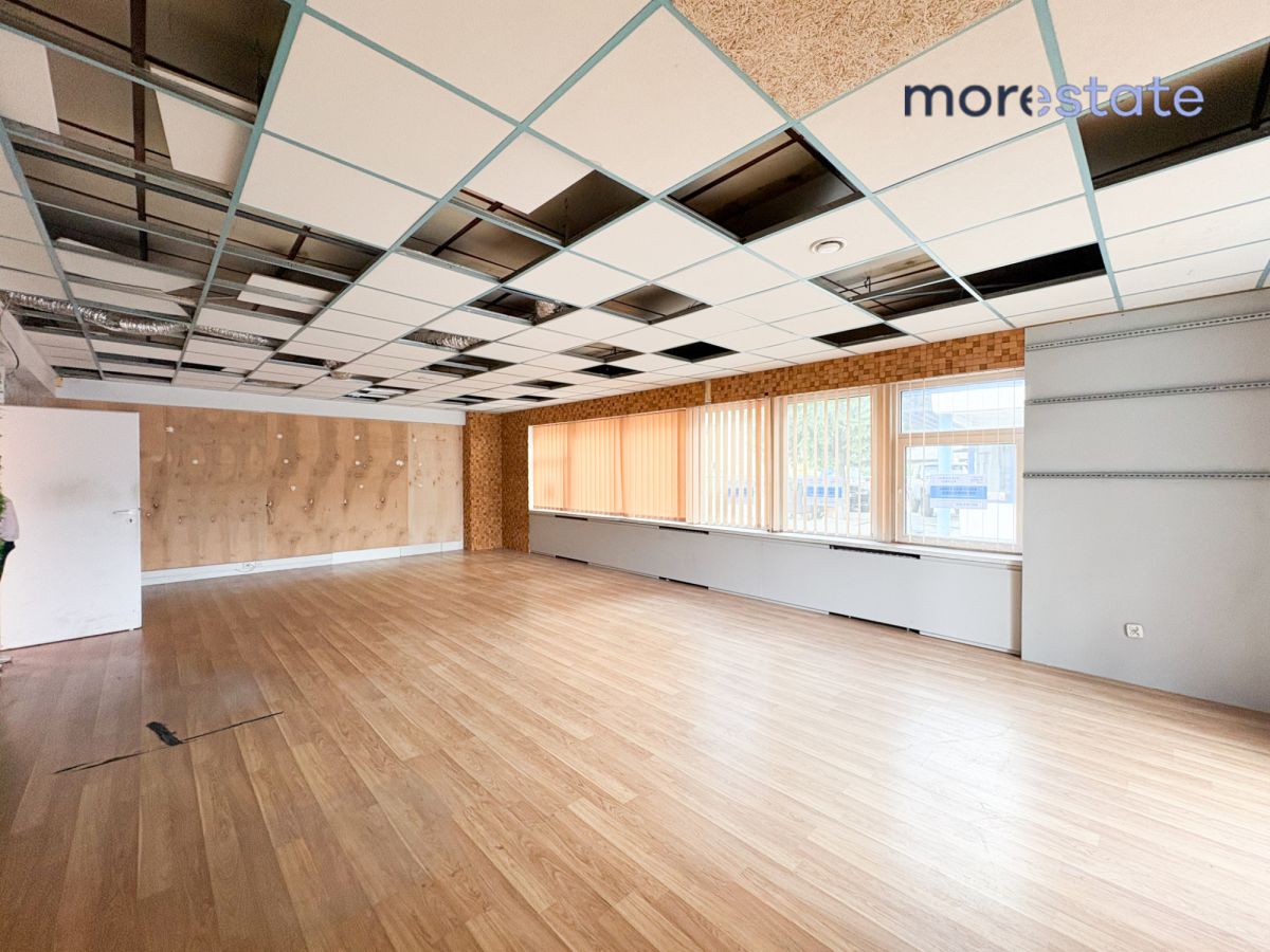 magazyn/ hala 75m2 / Makuszyńskiego / ogrzewany — zdjęcie główne