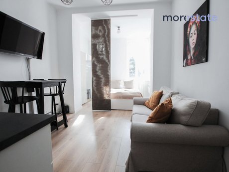 Kawalerka z komórką lokatorską na Starym Mieście — zdjęcie 2