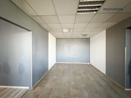 lokal/magazyn+biuro na Bieńczycach z windą tow. — zdjęcie 2