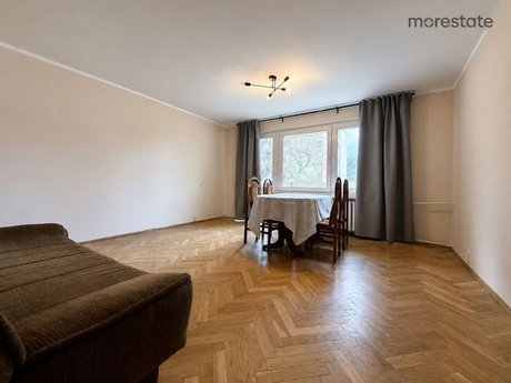 3 osobne pokoje z balkonem + garaż
